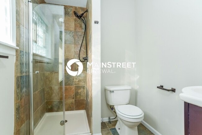 Building Photo - 5 Bedroom Pet-Friendly Home in OLATHE, KS ...