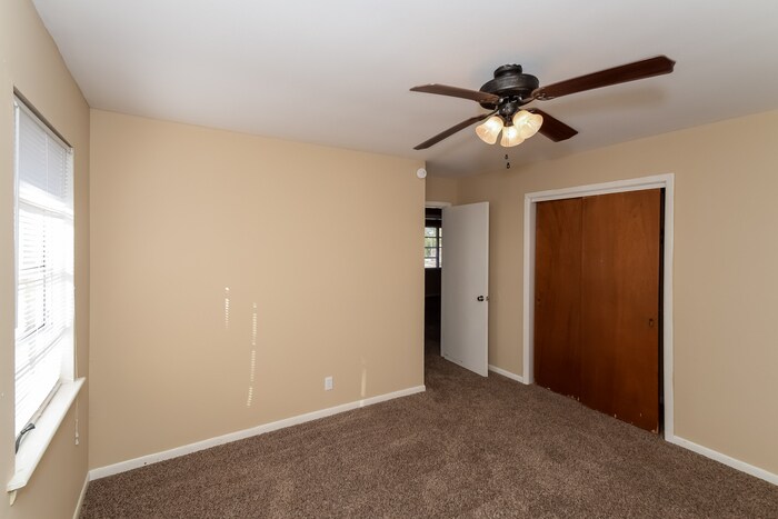 Building Photo - 3224 Poplar Ln