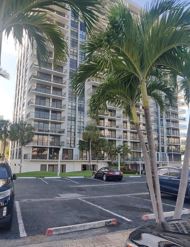 Building Photo - 3031 N Ocean Blvd