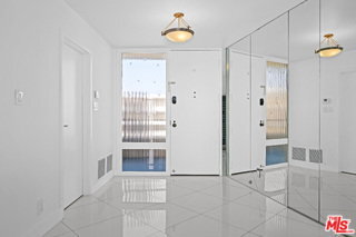 Building Photo - 4267 Marina City Dr