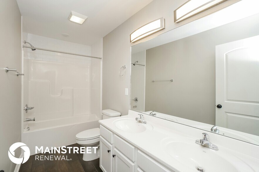 Building Photo - 2095 Paddle Wheel Dr