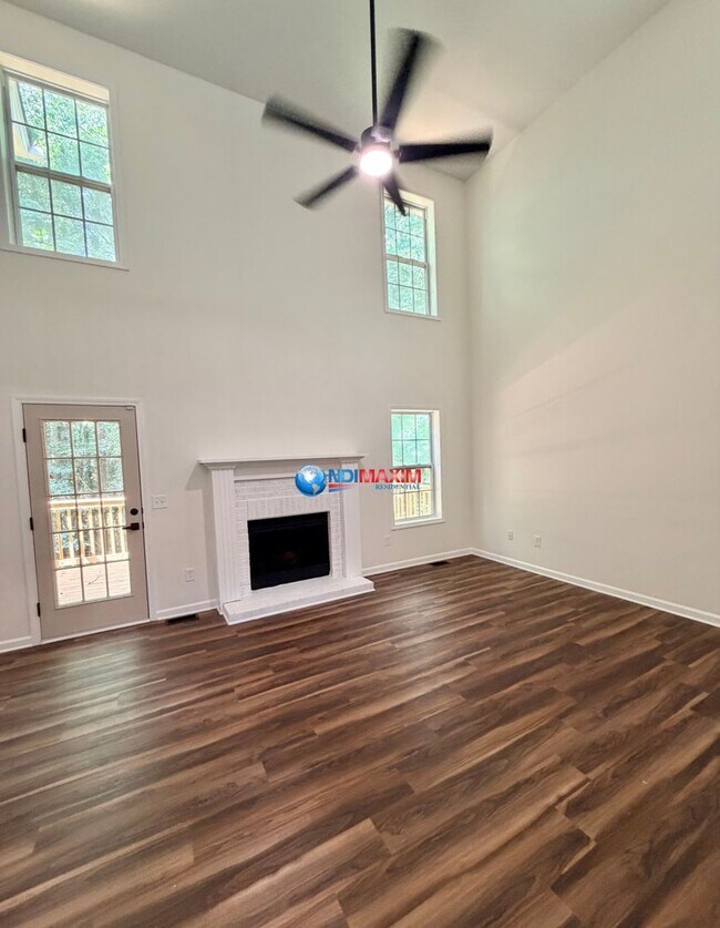Building Photo - Spacious RENOVATED house with full walk-out basement in Jonesboro