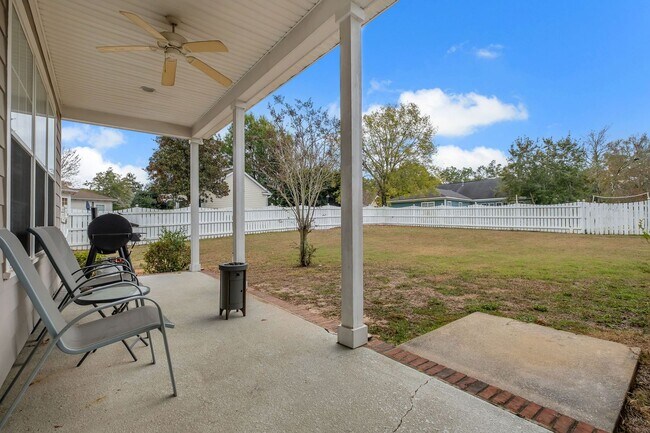 Building Photo - Southwood Home With Large Yard