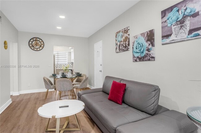 Building Photo - 10006 E Bay Harbor Dr