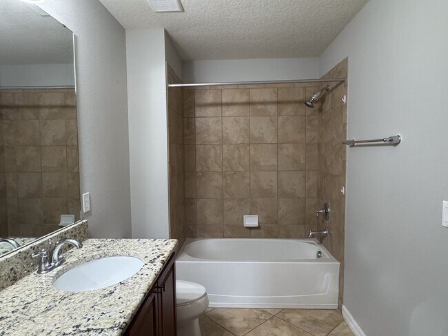 Building Photo - Lake Nona 3 Bedroom 3 Bath Townhouse in Vi...