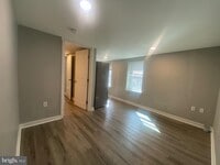 Building Photo - 218 W King St