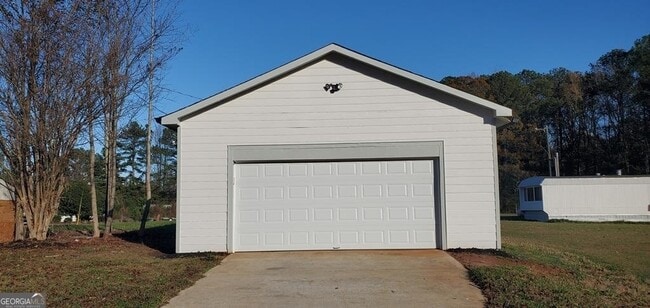 Building Photo - 2625 Sharpsburg McCollum Rd
