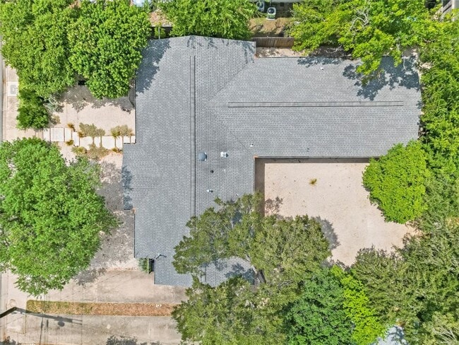 Building Photo - 1618 Waterston Ave