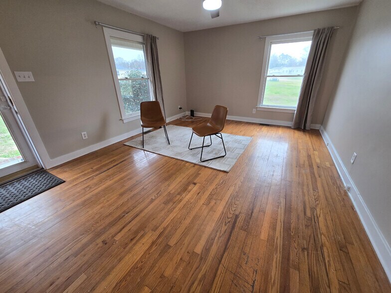 Building Photo - Room in Single Family Home on Lucky Ct