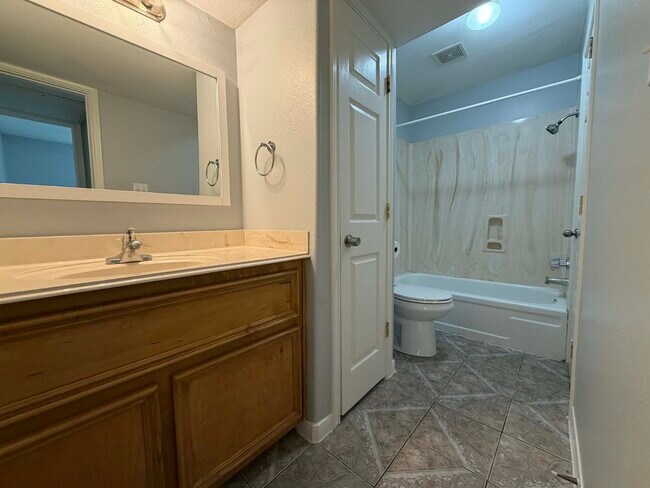 Building Photo - 215 Postoffice St