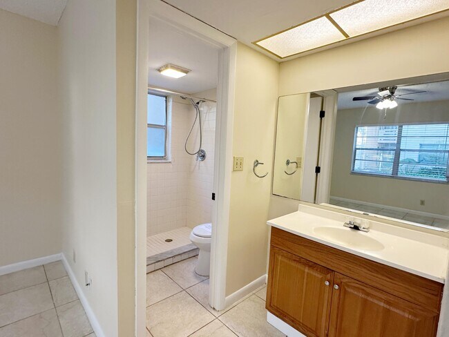 Building Photo - 3207 NW 103rd Terrace