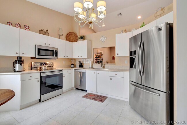 Building Photo - 6129 Heliconia Rd