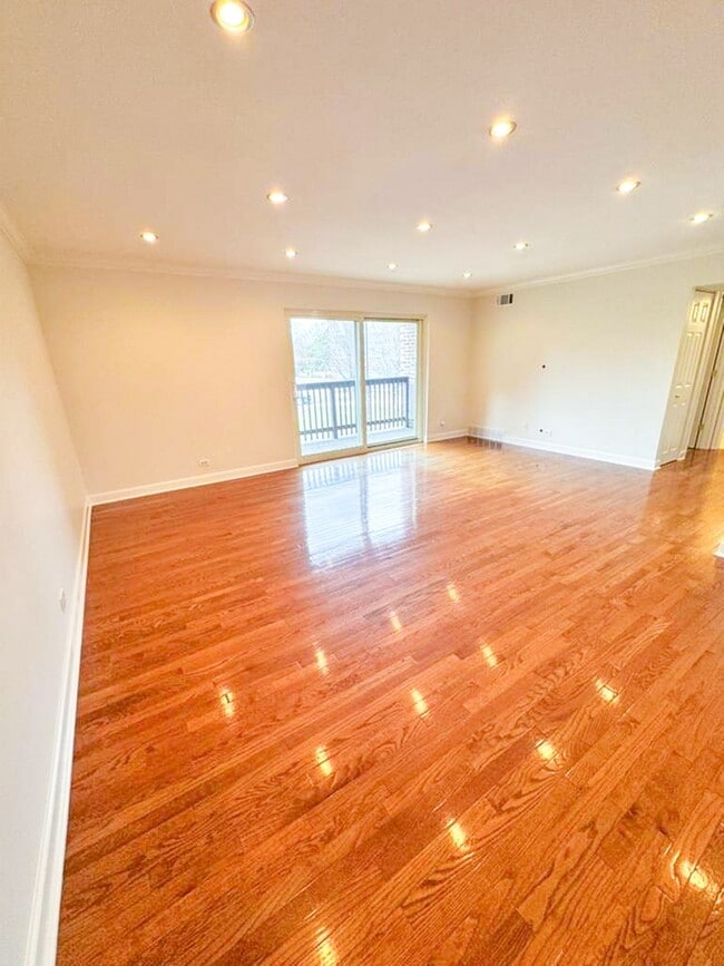 Building Photo - 675 Grove Terrace