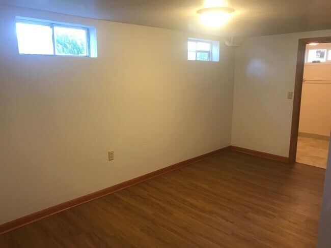 Building Photo - 6933 N Williams Ave
