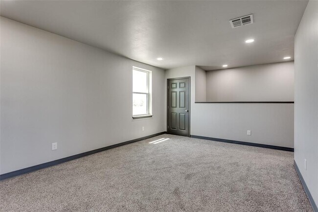 Building Photo - 12571 US-77