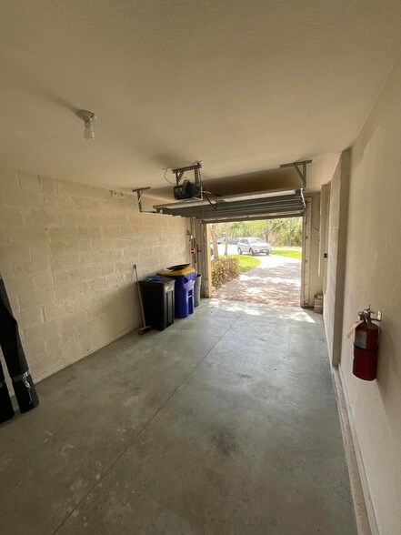 Building Photo - 5269 SE Jennings Ln