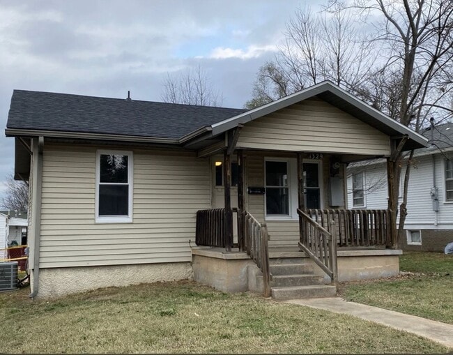Building Photo - Nice 2 Bed/1 Bath Home, close to downtown