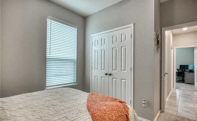 Building Photo - 109 Muenster Dr