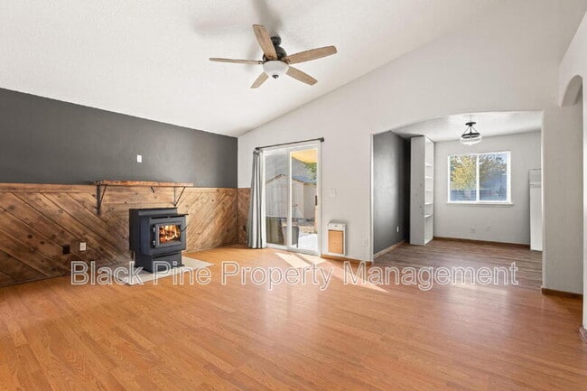 Building Photo - 43 S Newberry Way