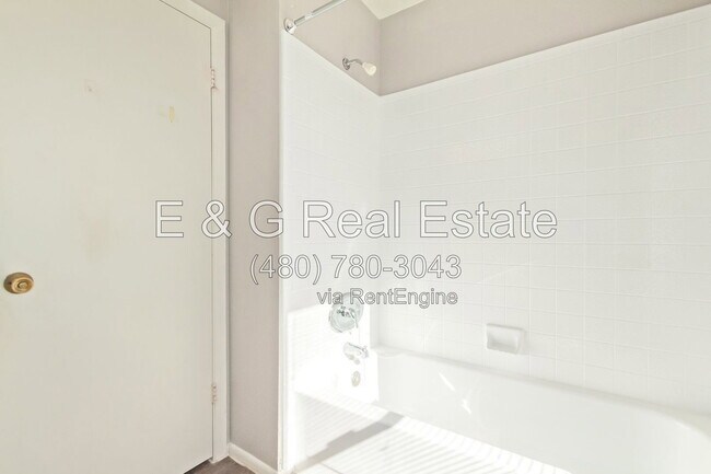 Building Photo - 8651 N 107th Dr