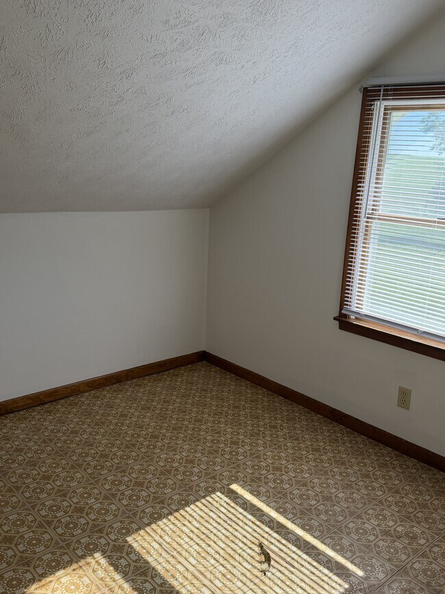 Building Photo - 1801 Pinecrest Rd
