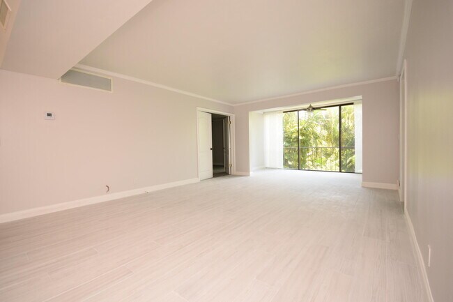 Building Photo - 501 SW 11th Pl