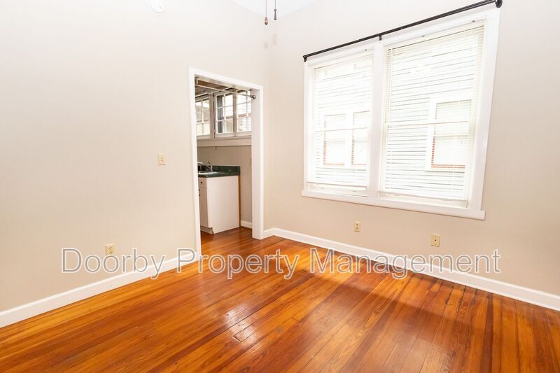 Building Photo - 318 Tremont St