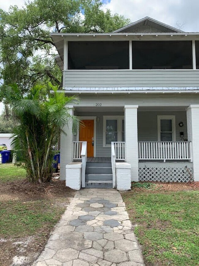 Building Photo - 2 Bed / 1 Bath for RENT in Lakeland's Hist...