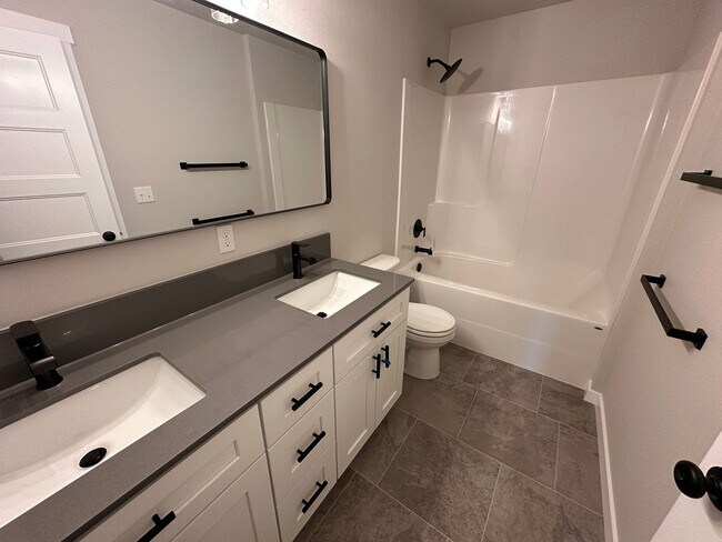 Building Photo - 1816 chipman St SE