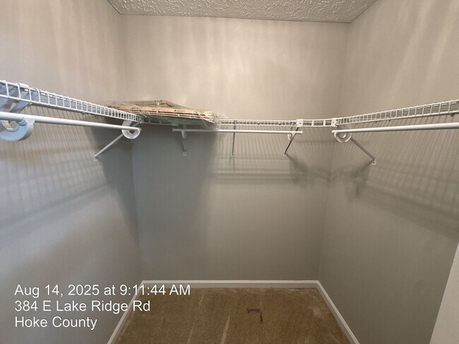 Building Photo - 384 E Lake Ridge Rd