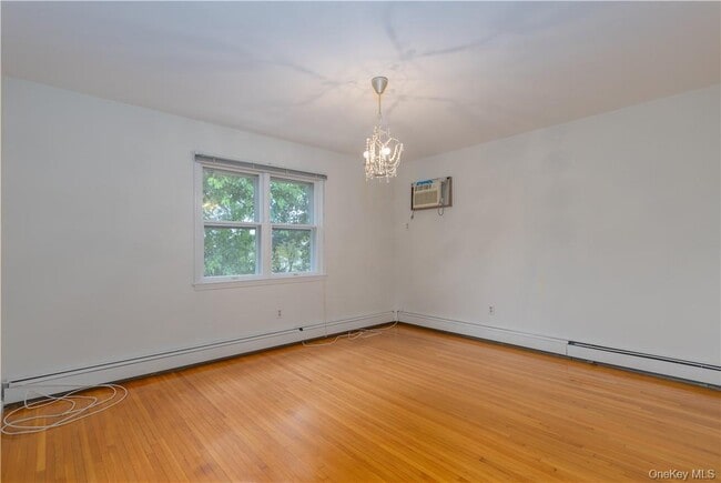 Building Photo - 30 Cassilis Ave