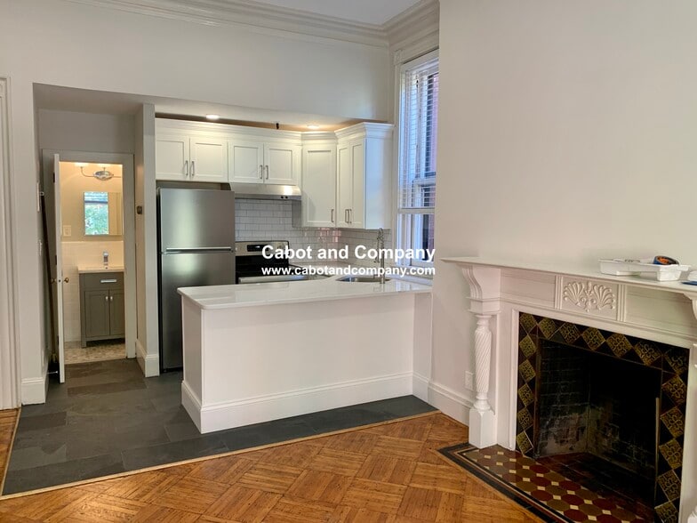 Building Photo - 428 Marlborough St