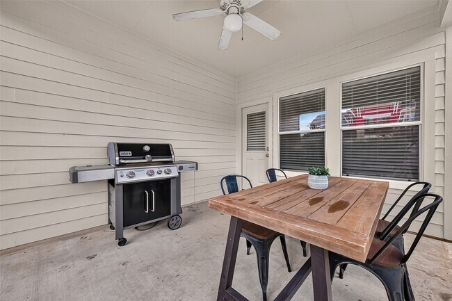 Building Photo - 430 Dockside Terrace