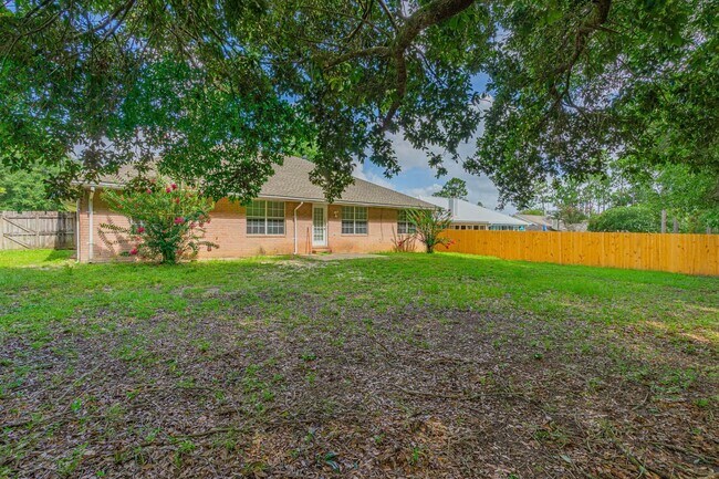Building Photo - 143 Steeplechase Dr