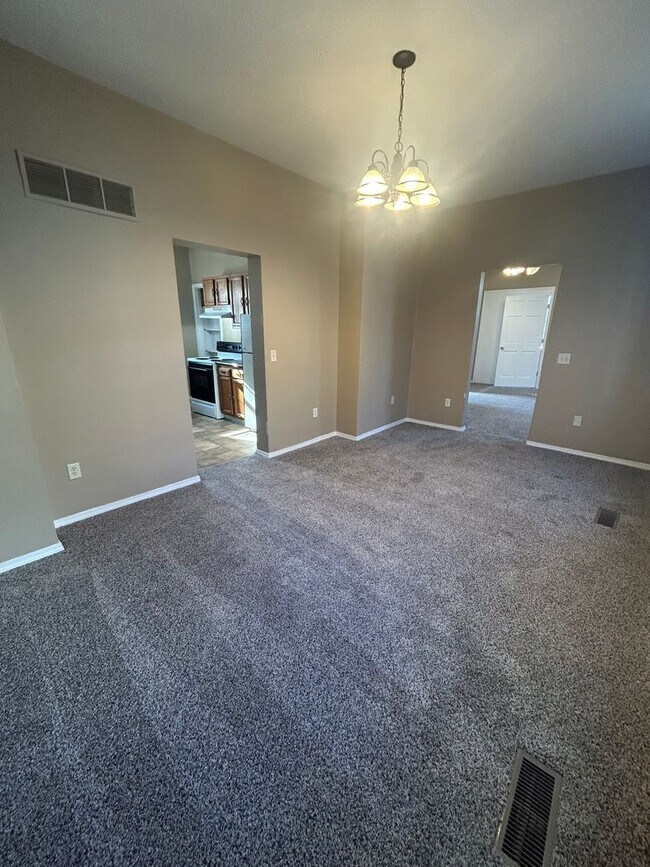 Building Photo - New Listing!!!