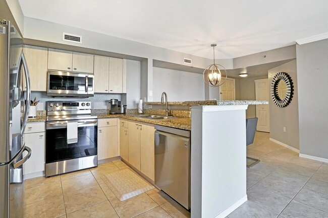 Building Photo - 1801 N Flagler Dr