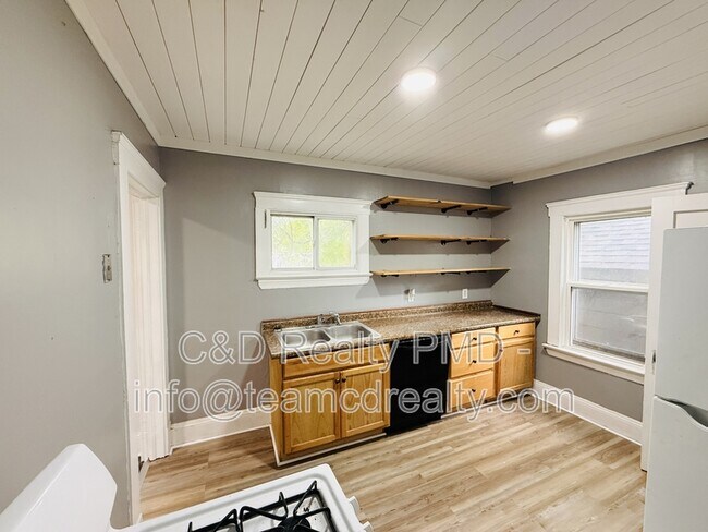 Building Photo - 4123 Stickney Ave