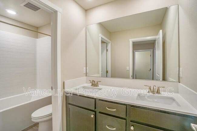 Building Photo - 15224 NE 70th St