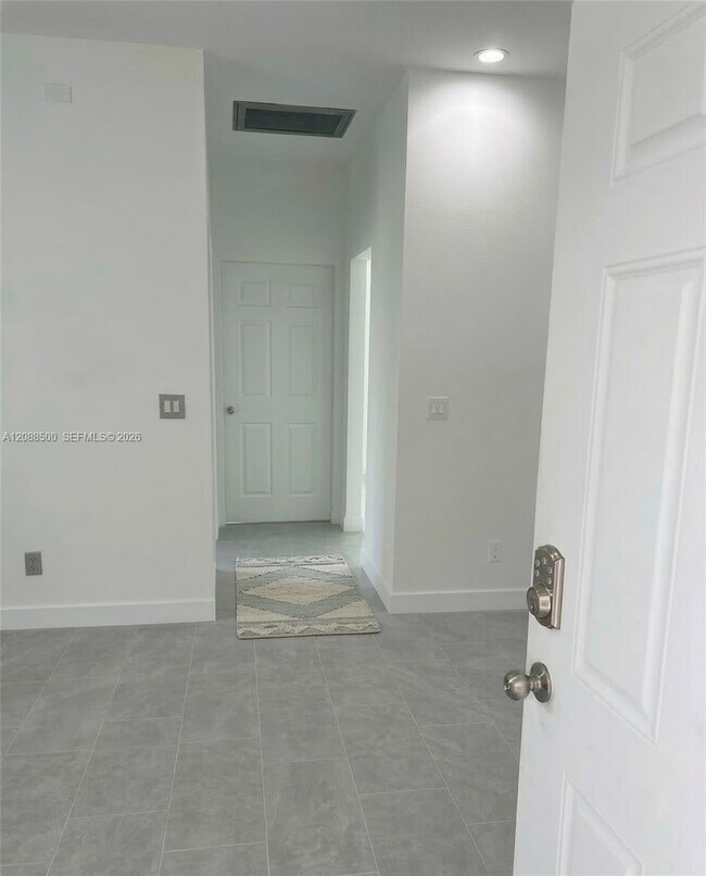 Building Photo - 3102 Gavin Ave