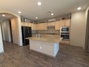 Building Photo - 41390 W Carlisle Ln