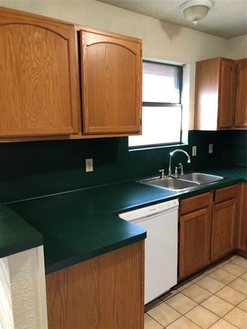 Building Photo - 901 Park Pl Blvd