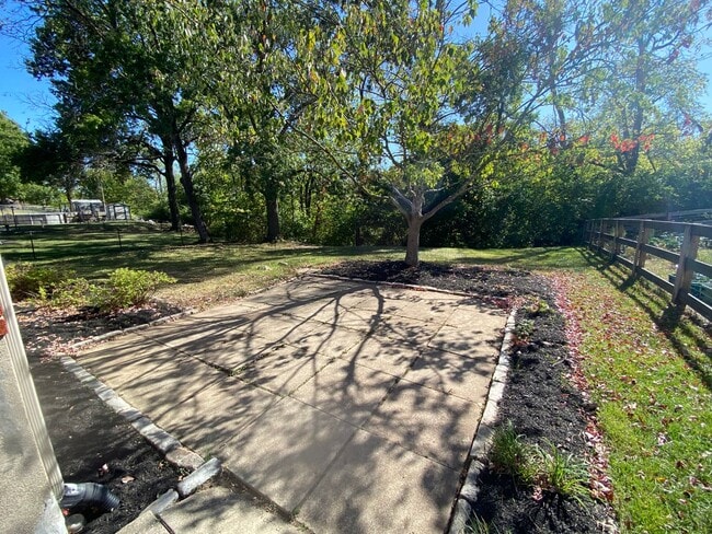 Building Photo - GREEN TWP - Meticulous 3 Bed Brick Ranch 1.5 bath, 1 Car Garage