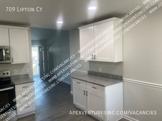 Building Photo - 709 Lipton Ct