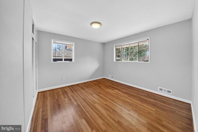 Building Photo - 6020 Cheshire Dr