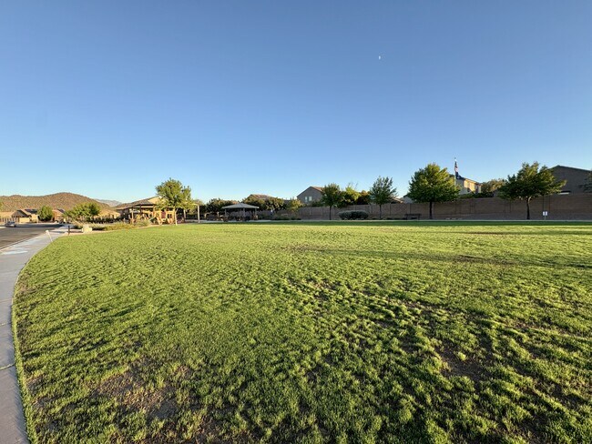 Building Photo - 9383 W Desert Bighorn Trail