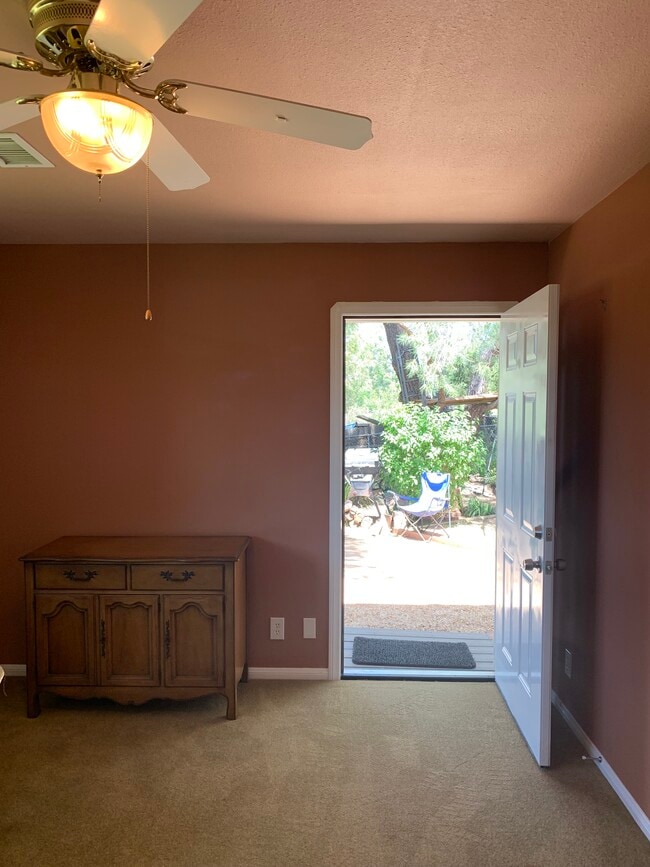 Building Photo - 1401 Via Lima