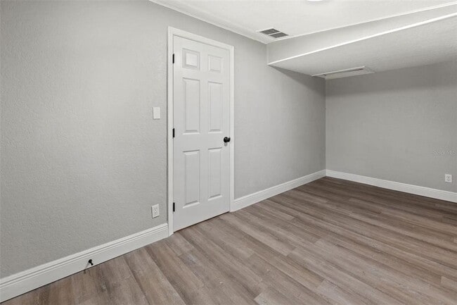 Building Photo - 1606 E Osborne Ave