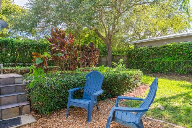 Building Photo - 5490 SW 57th Ave