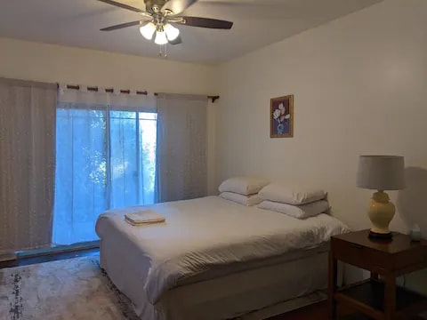Large Separate Bedroom with King Bed - 73-1599 Hao St