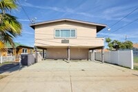 Building Photo - 2437 D Ave